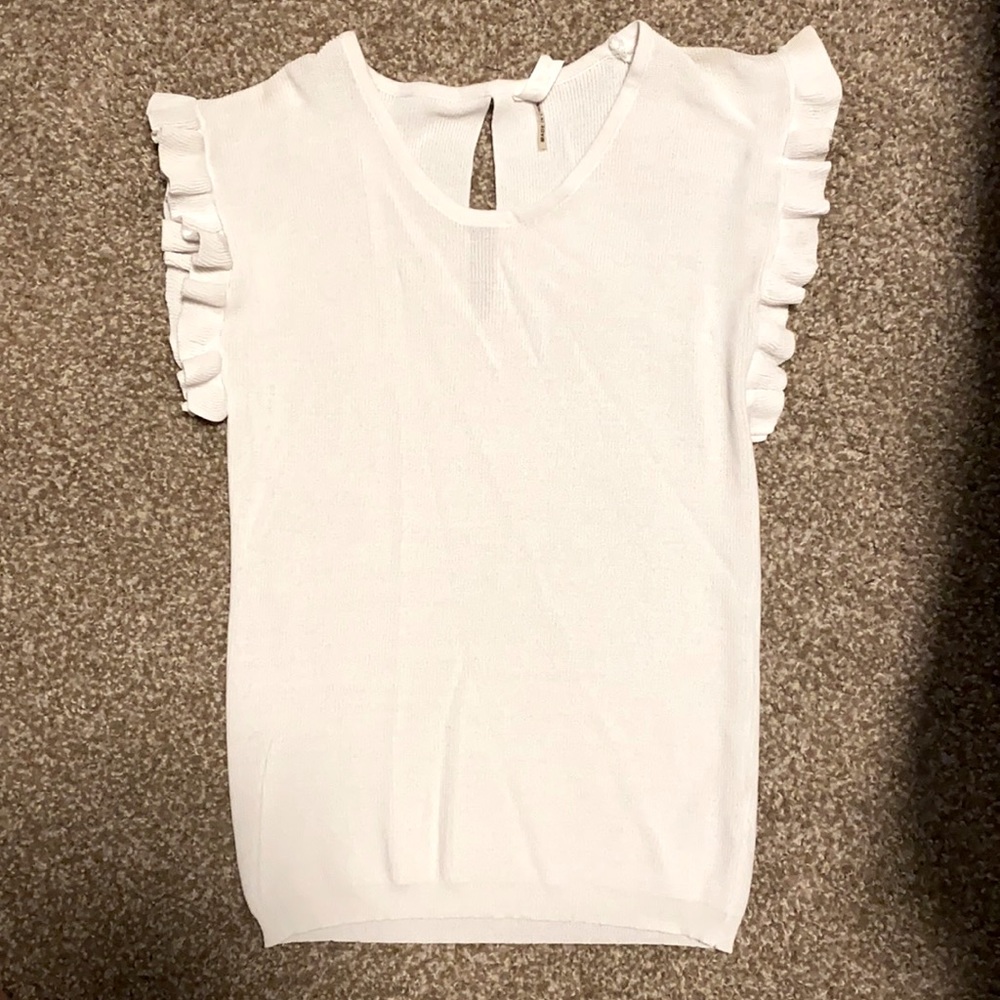 White knitted top